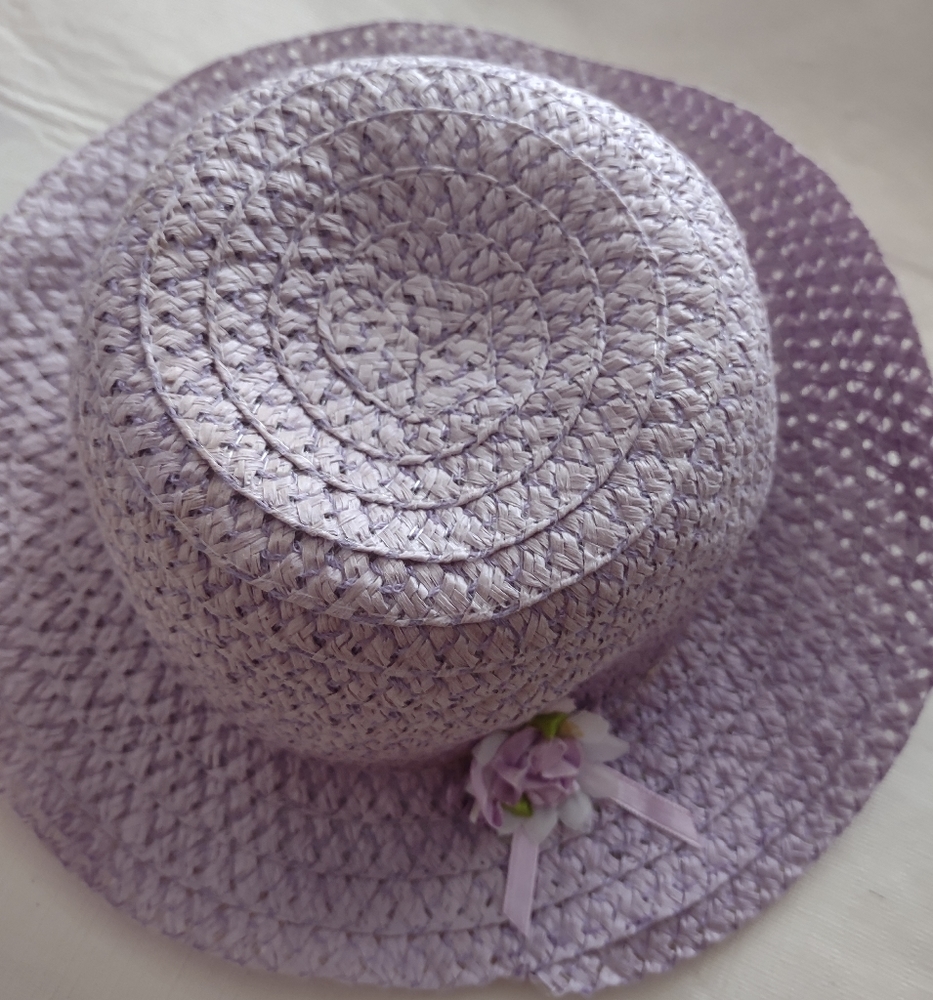 Girls straw hat like new - Picture 2 of 4